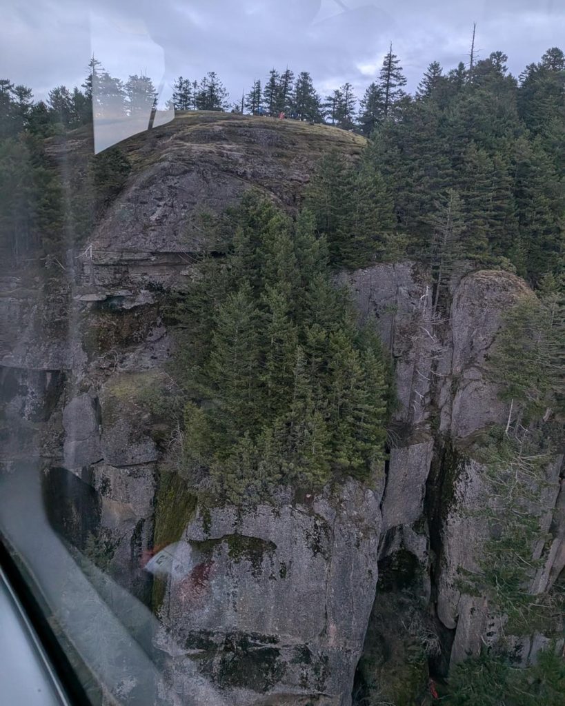 North Shore Rescue helped rescue paraglider who crashed into cliff