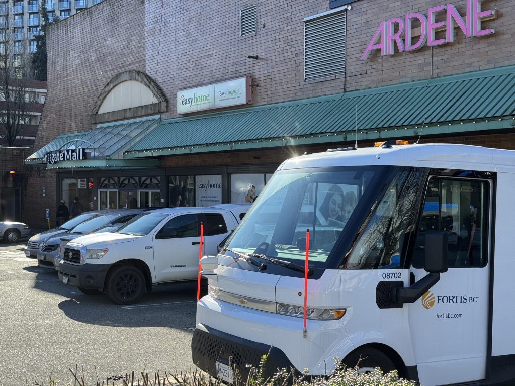 Hazmat team called to Vancouver mall due to sewer odour