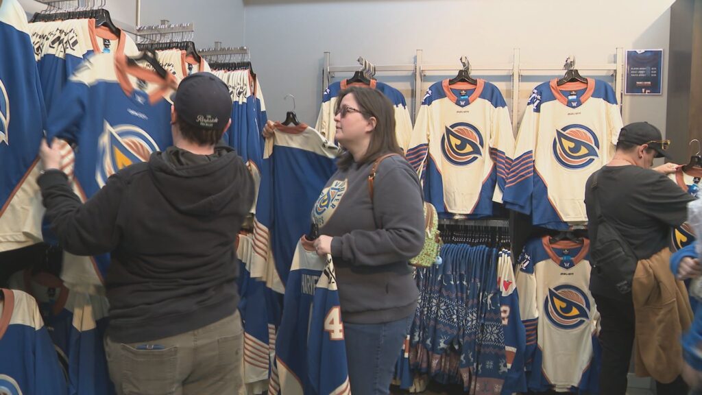 Fans excited for Vancouver Goldeneyes’ new jersey and upcoming season