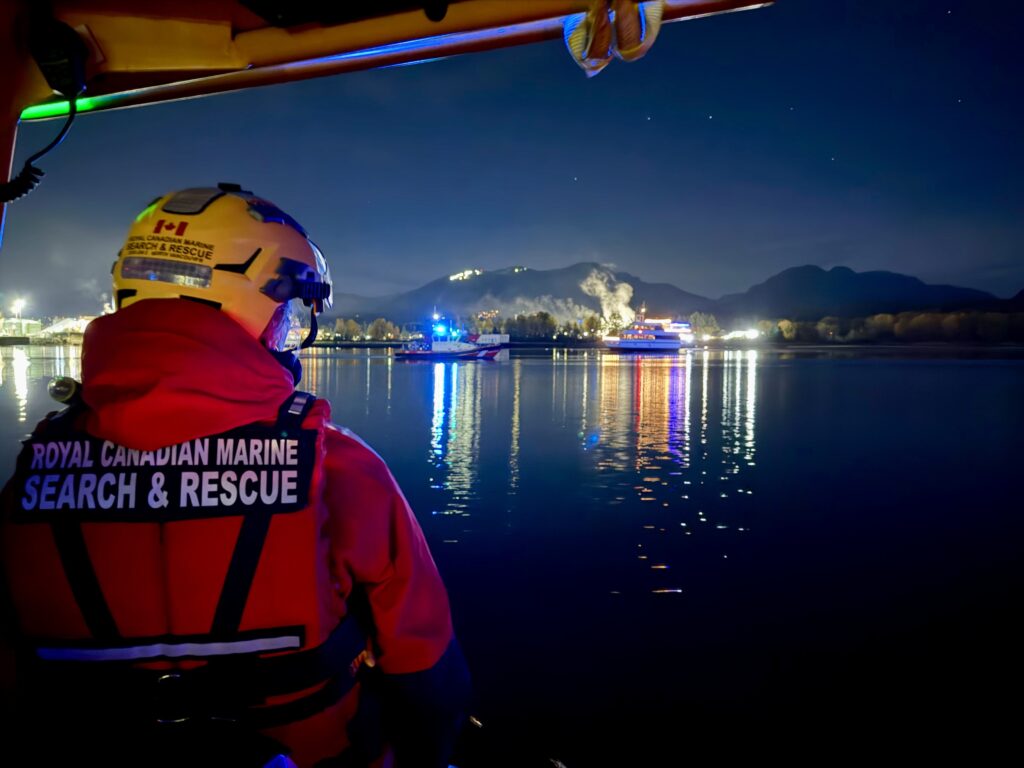 150 grads, chaperones rescued after boat cruise runs aground off Vancouver